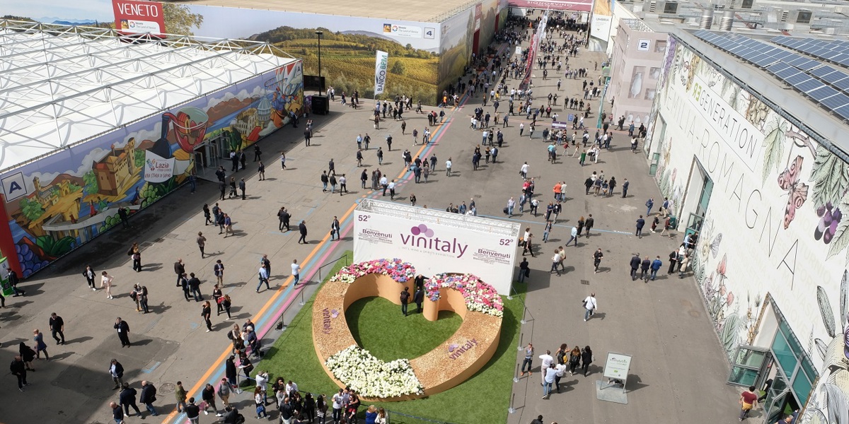 Vinitaly 2023: dal 2 al 5 aprile quartiere al completo e business  protagonista